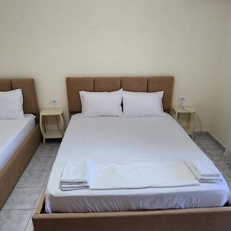 Apartament Teuta เปอร์เมต ภายนอก รูปภาพ