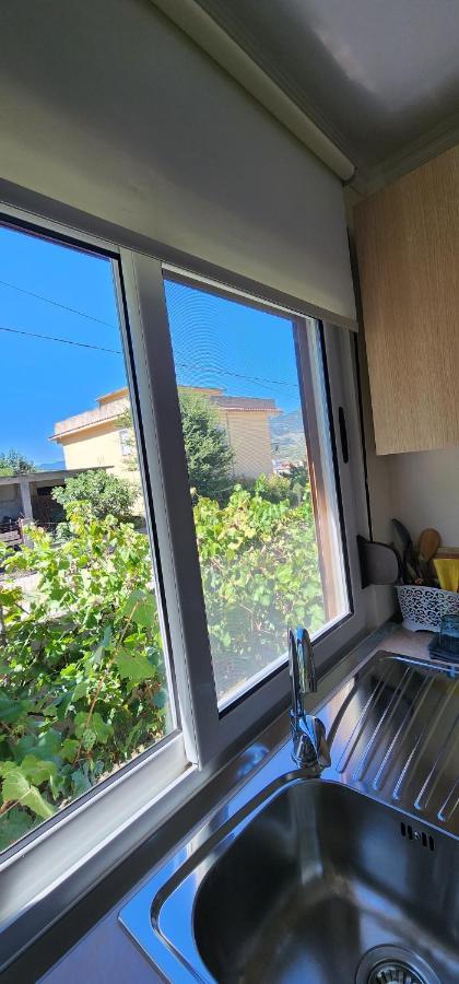 Apartament Teuta เปอร์เมต ภายนอก รูปภาพ