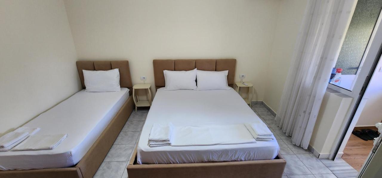 Apartament Teuta เปอร์เมต ภายนอก รูปภาพ